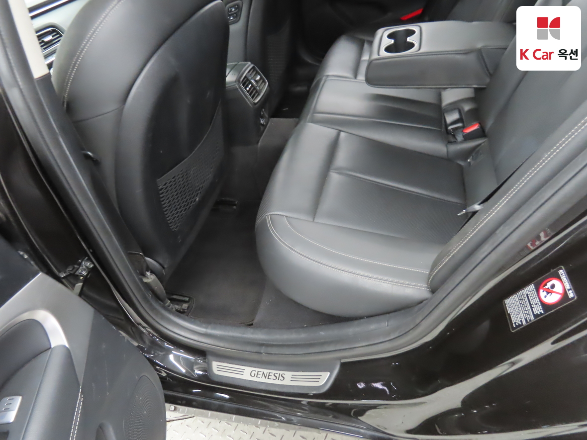 Genesis G70 - 23