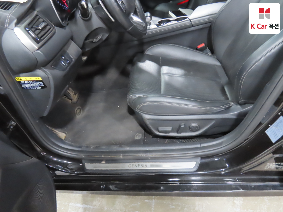 Genesis G70 - 18