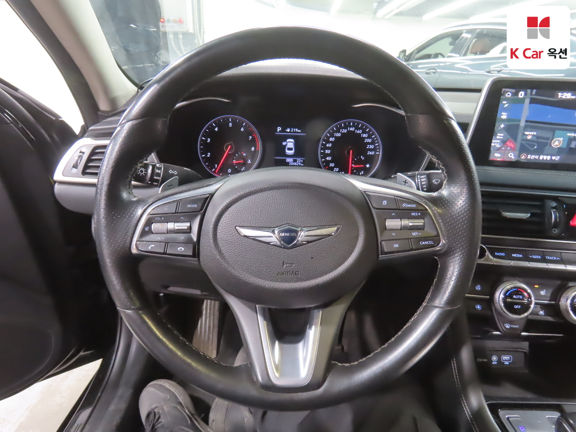 Genesis G70 - 10