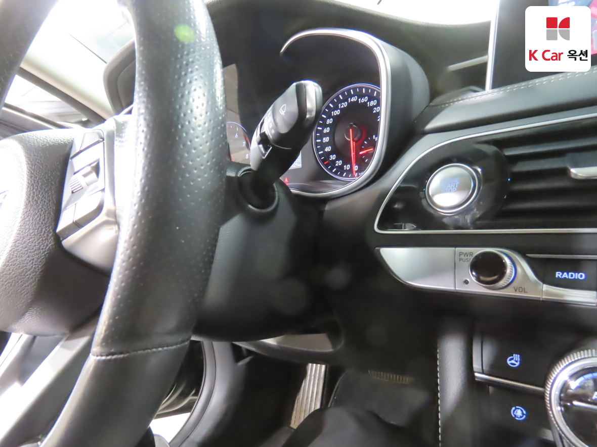 Genesis G70 - 11