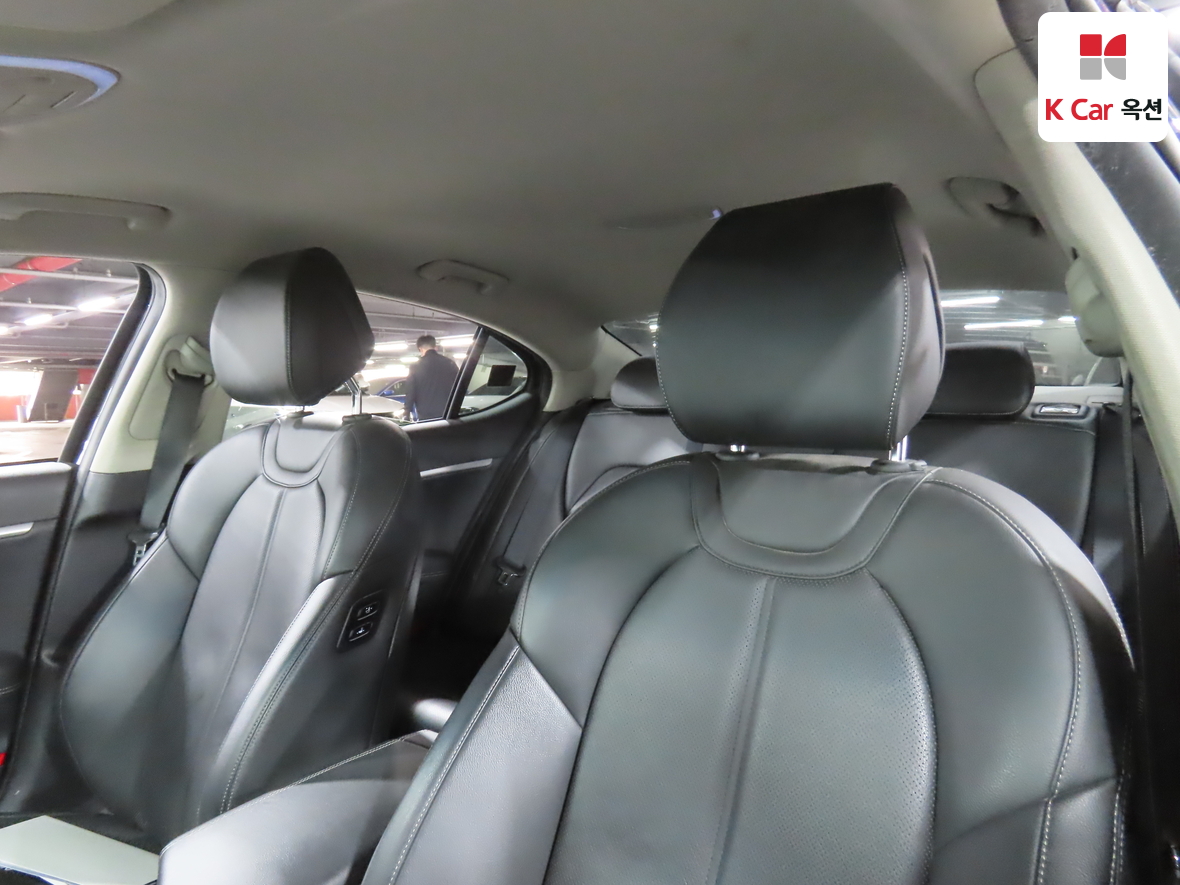 Genesis G70 - 19