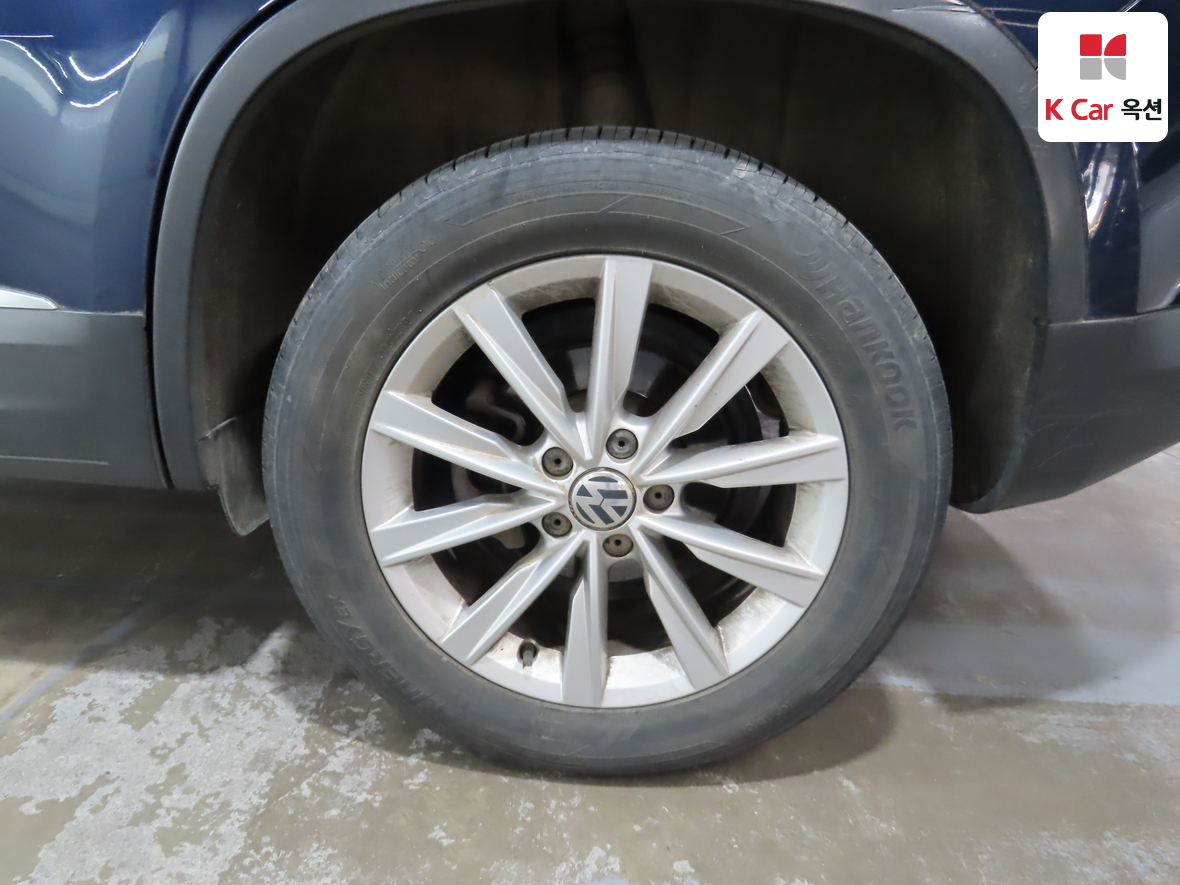 Volkswagen Tiguan - 49