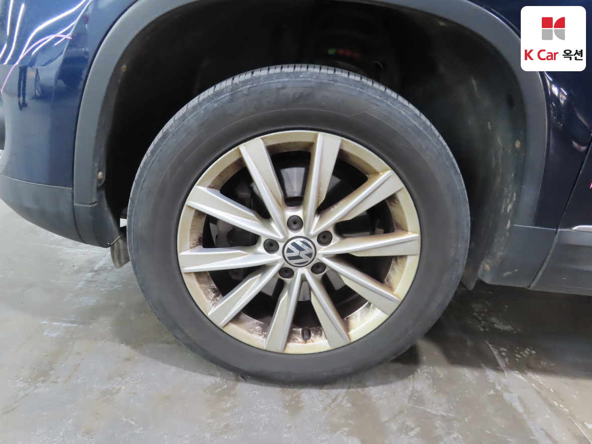 Volkswagen Tiguan - 48