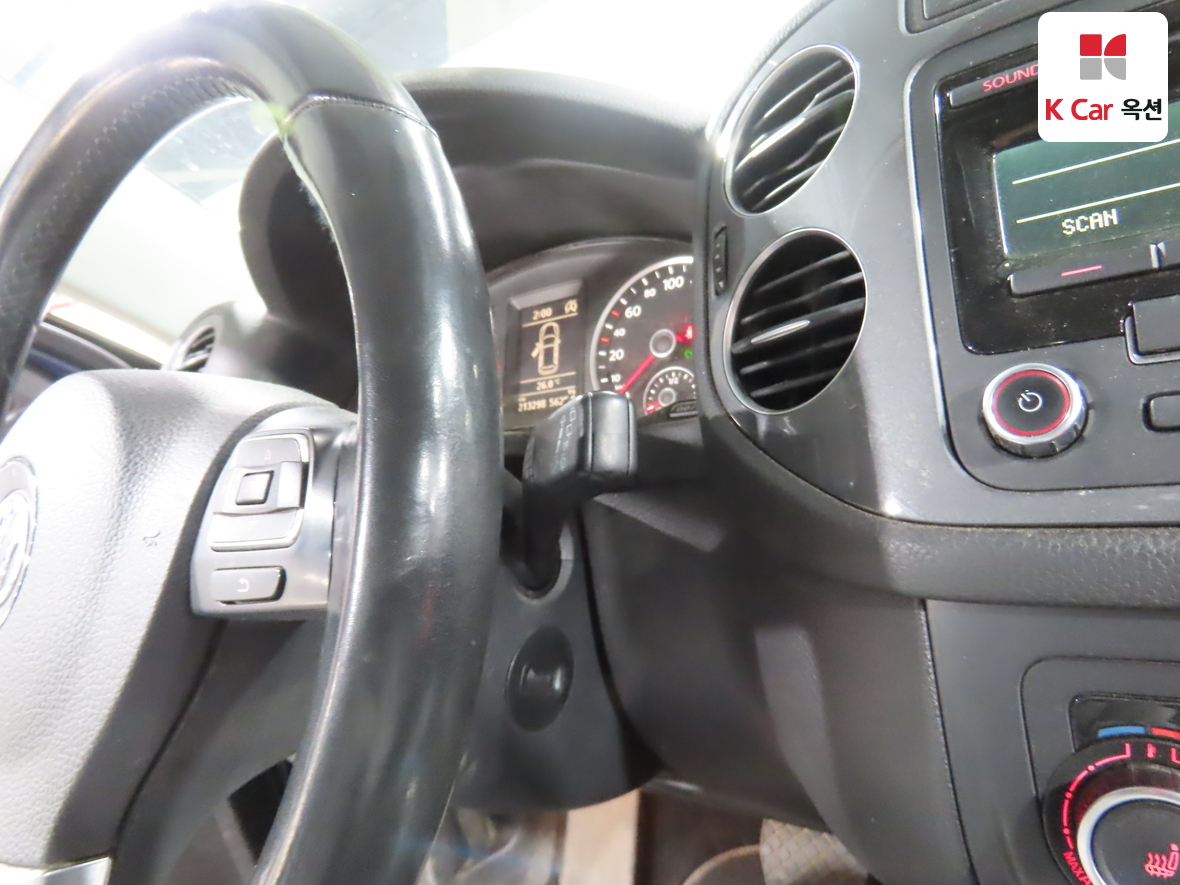 Volkswagen Tiguan - 11