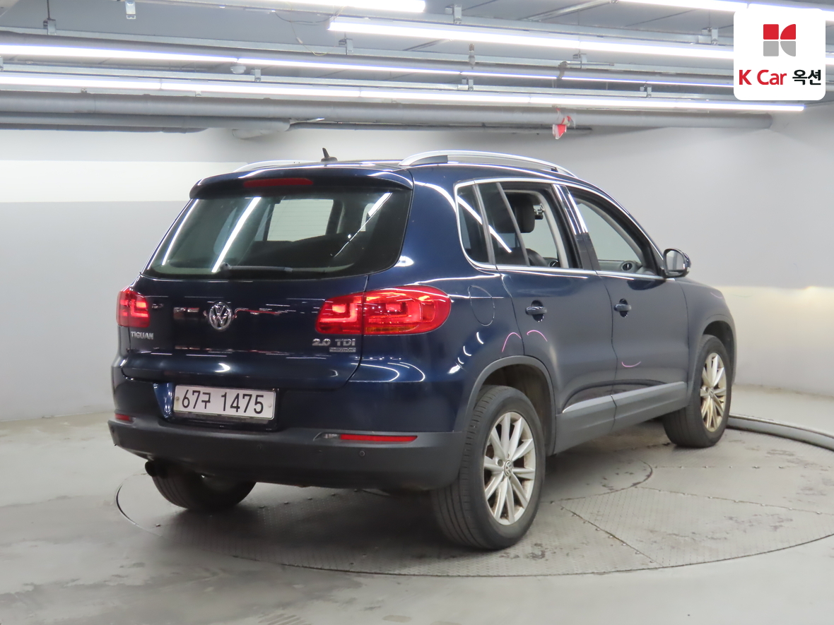Volkswagen Tiguan - 2
