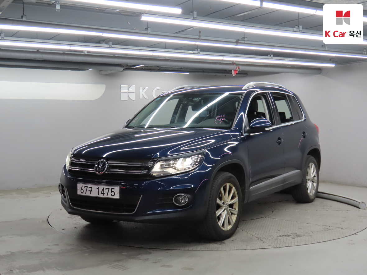 Volkswagen Tiguan - 1