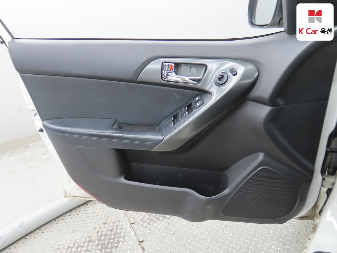 Kia Forte - 8