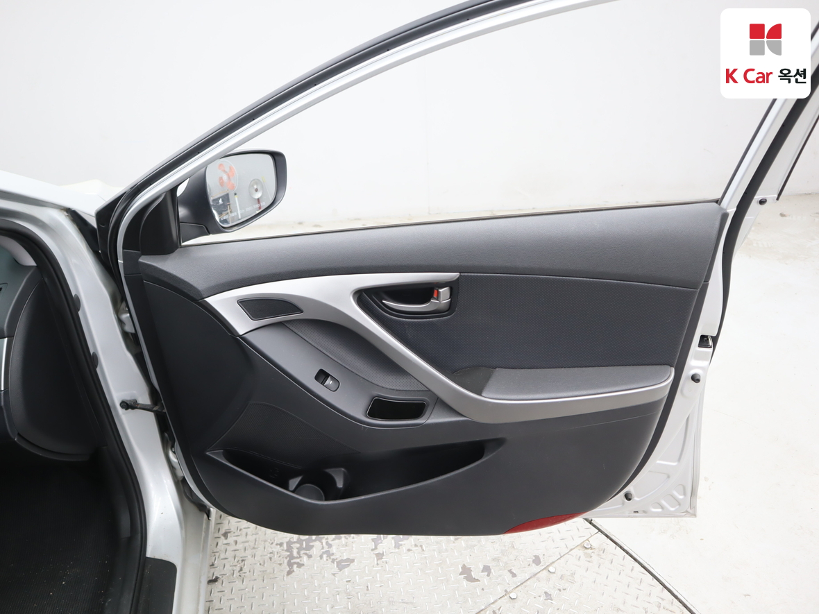 Hyundai Elantra 2013 - Image 27