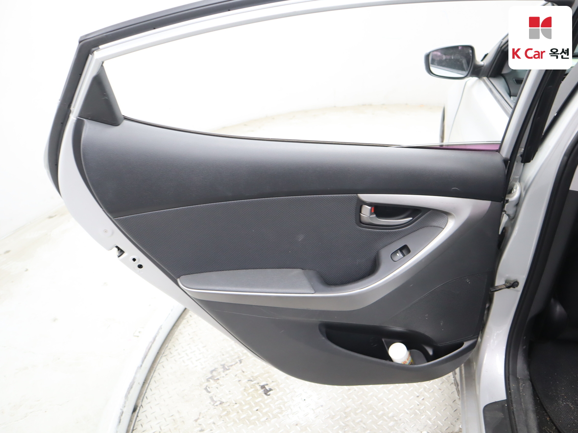 Hyundai Elantra 2013 - Image 21