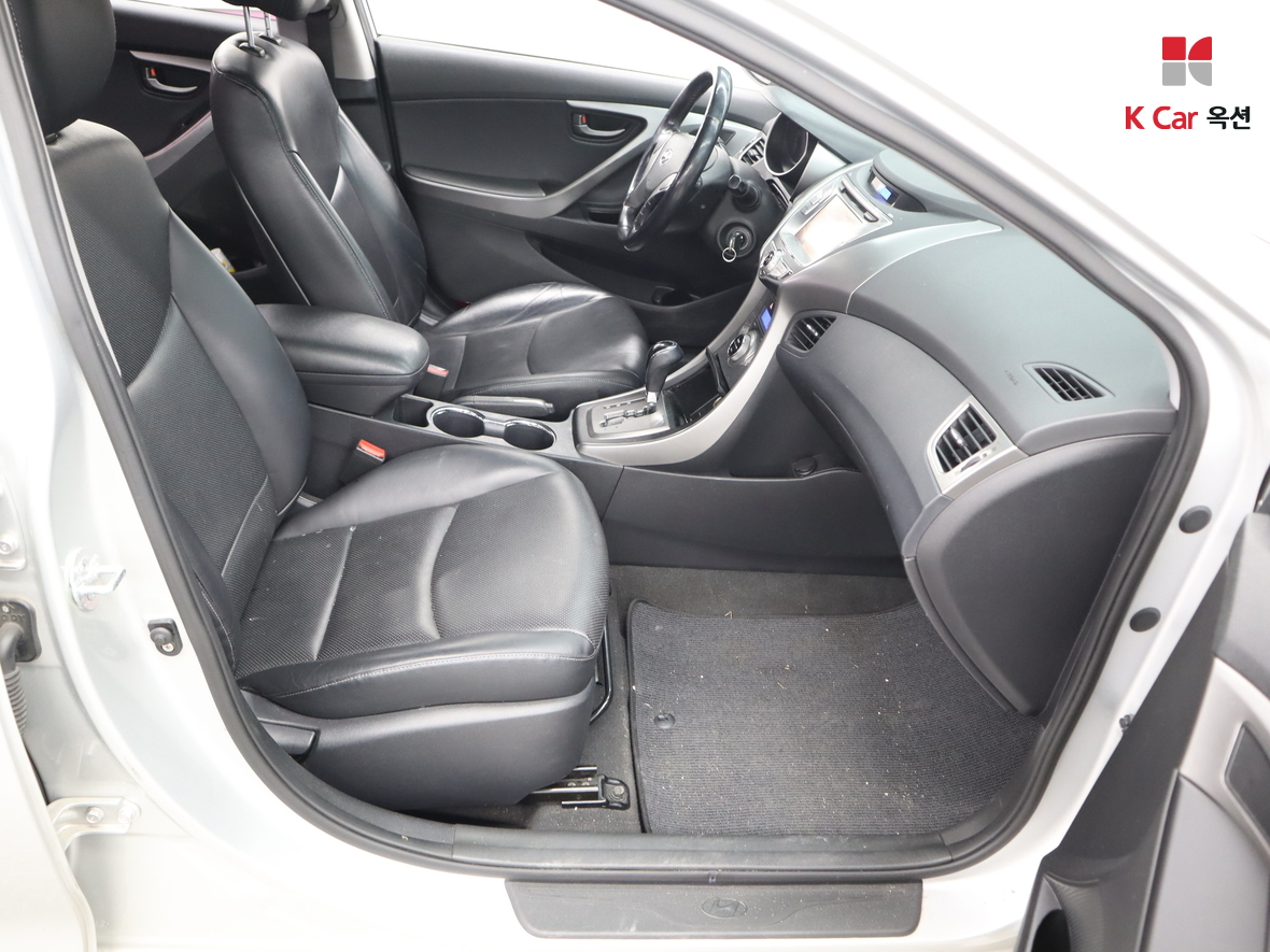 Hyundai Elantra 2013 - Image 28