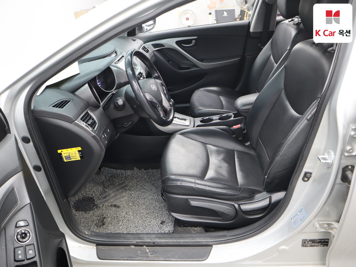 Hyundai Elantra 2013 - Image 17