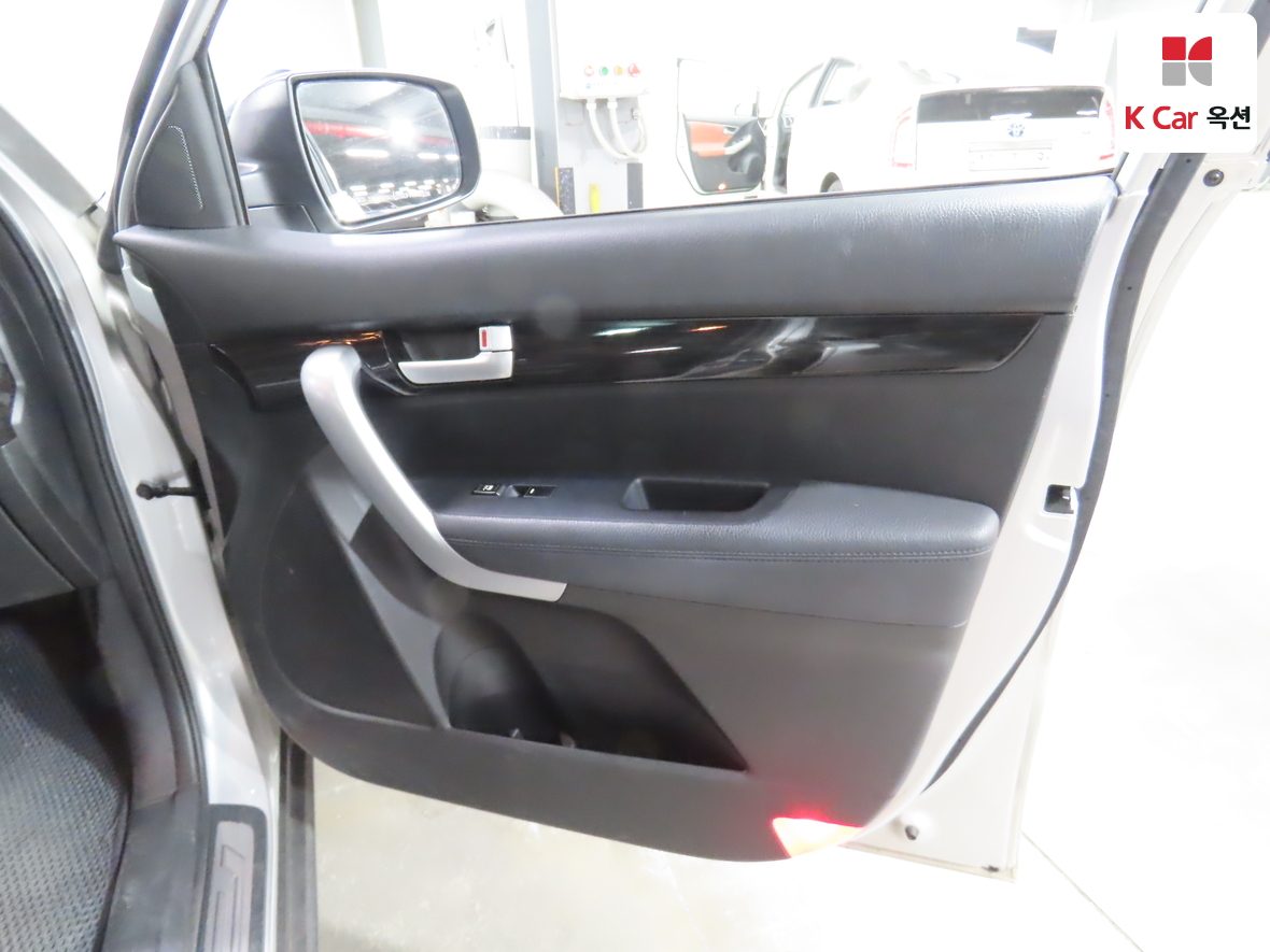 Kia Sorento 2010 - Image 32