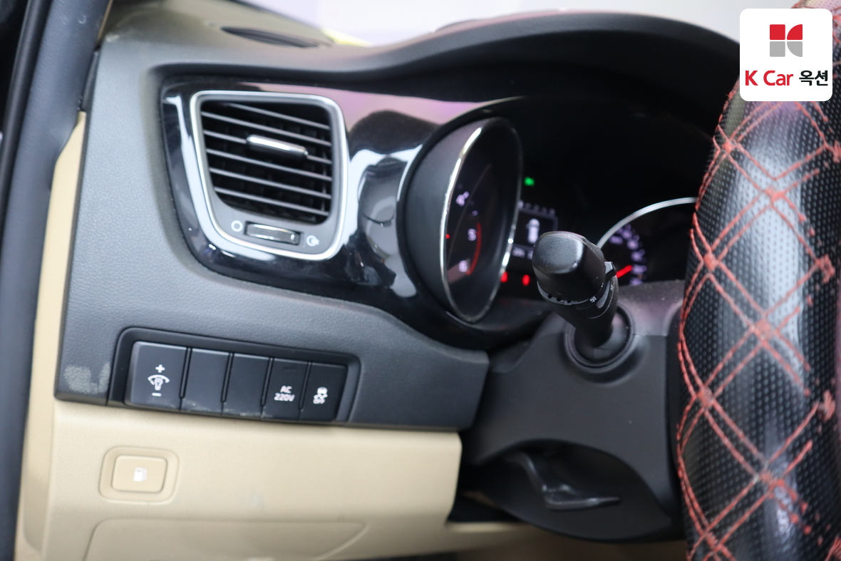 Kia New Carnival - 9