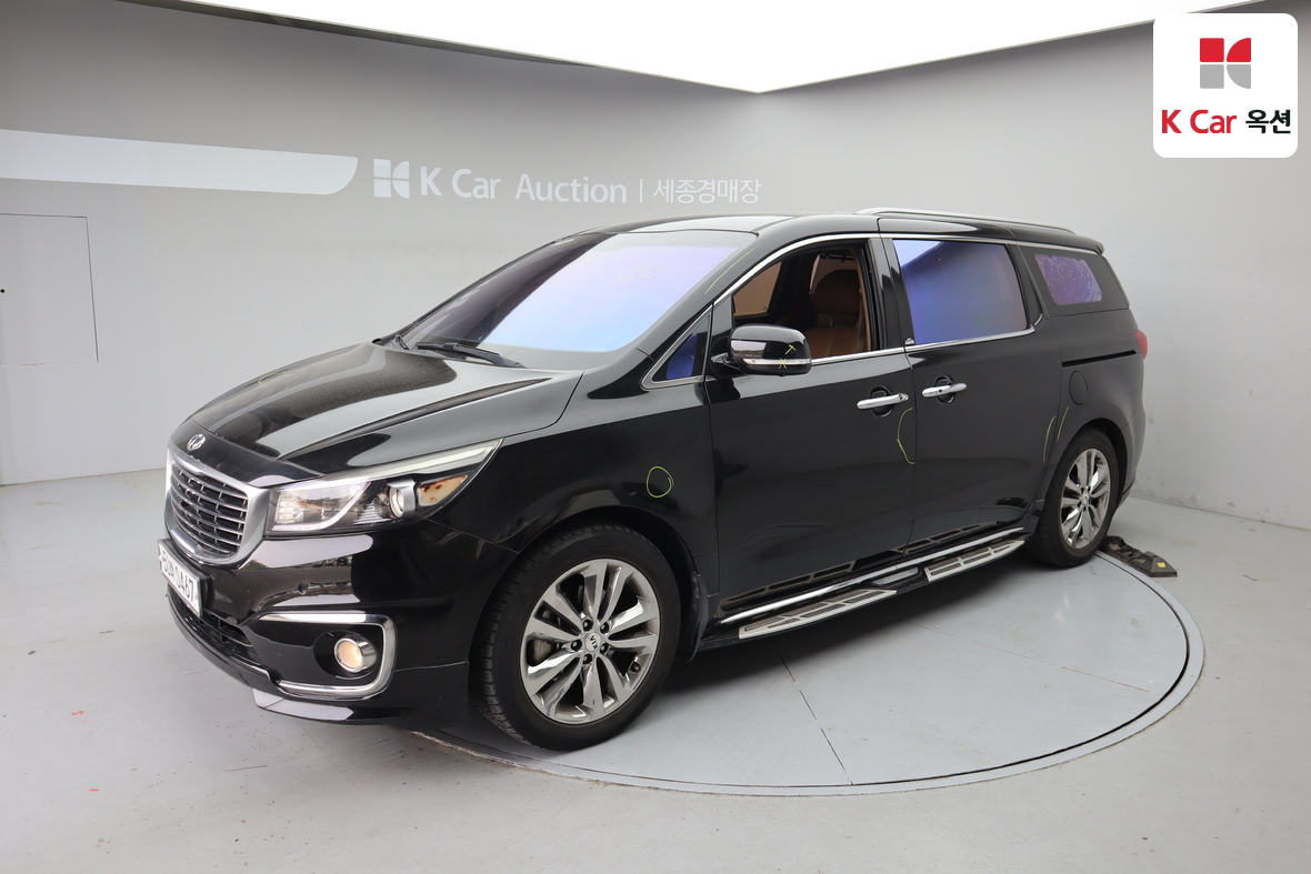 Kia New Carnival - 1