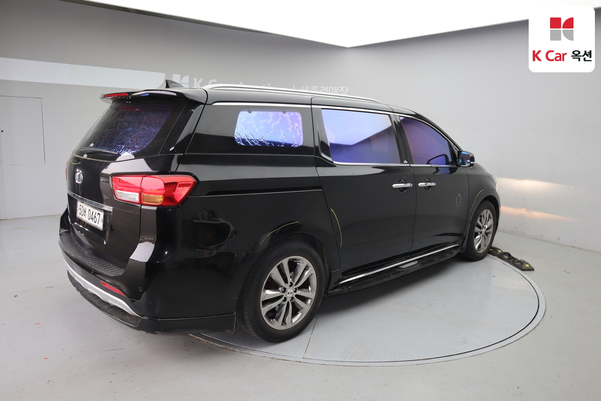 Kia New Carnival - 2