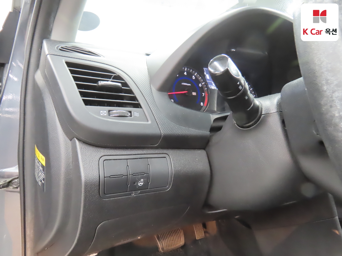 Hyundai Accent 2012 - Image 9