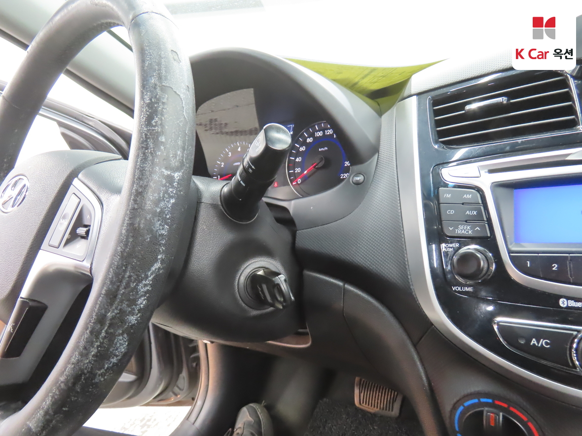 Hyundai Accent 2012 - Image 11