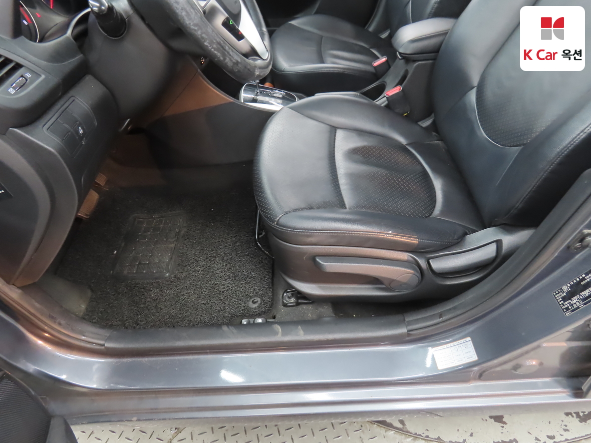 Hyundai Accent 2012 - Image 17