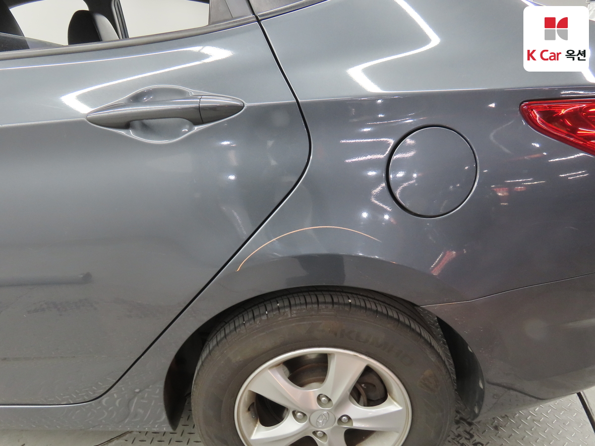 Hyundai Accent 2012 - Image 38
