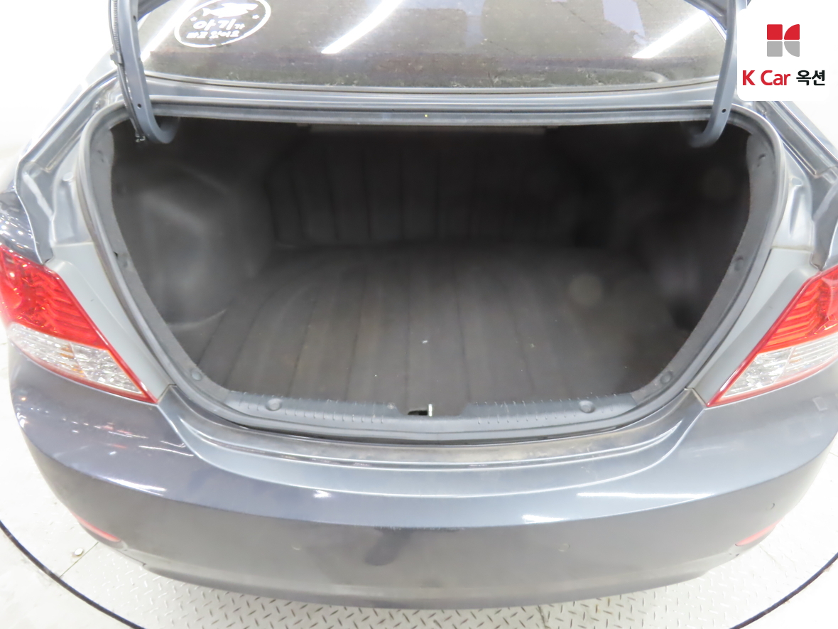 Hyundai Accent 2012 - Image 24