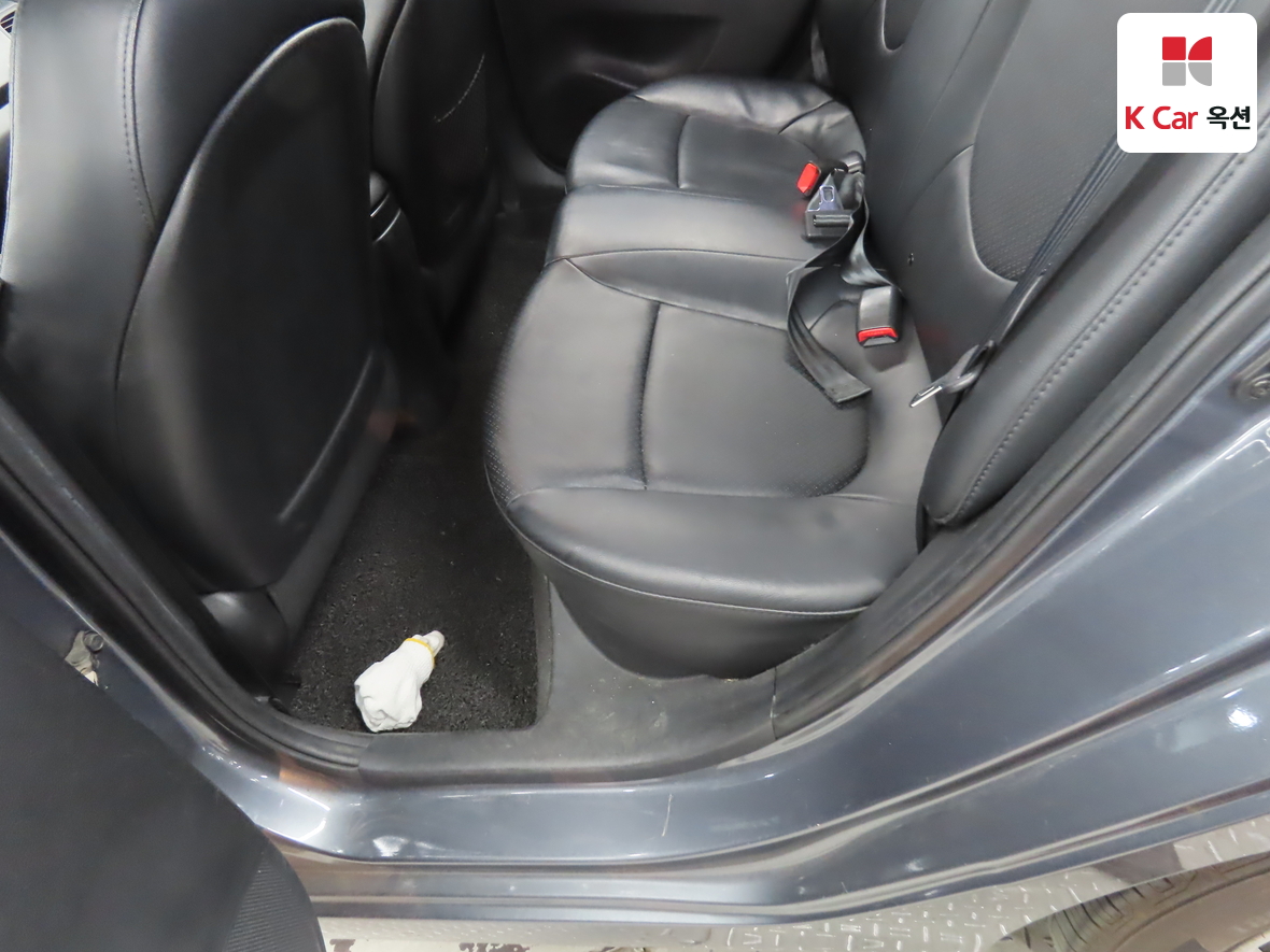 Hyundai Accent 2012 - Image 22
