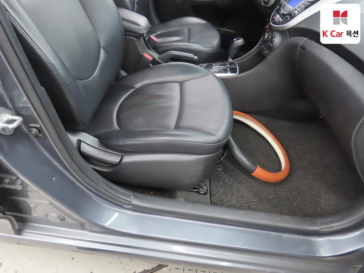 Hyundai Accent 2012 - Image 28