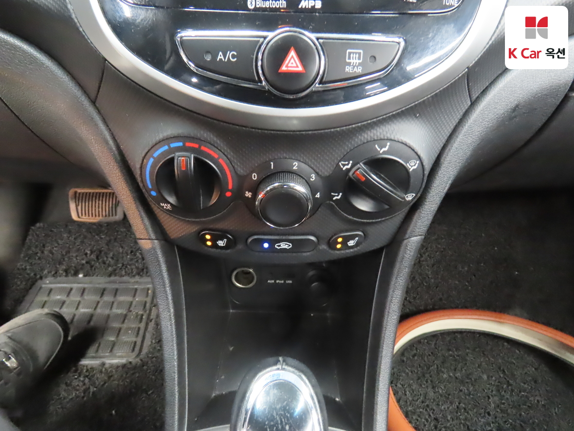 Hyundai Accent 2012 - Image 15
