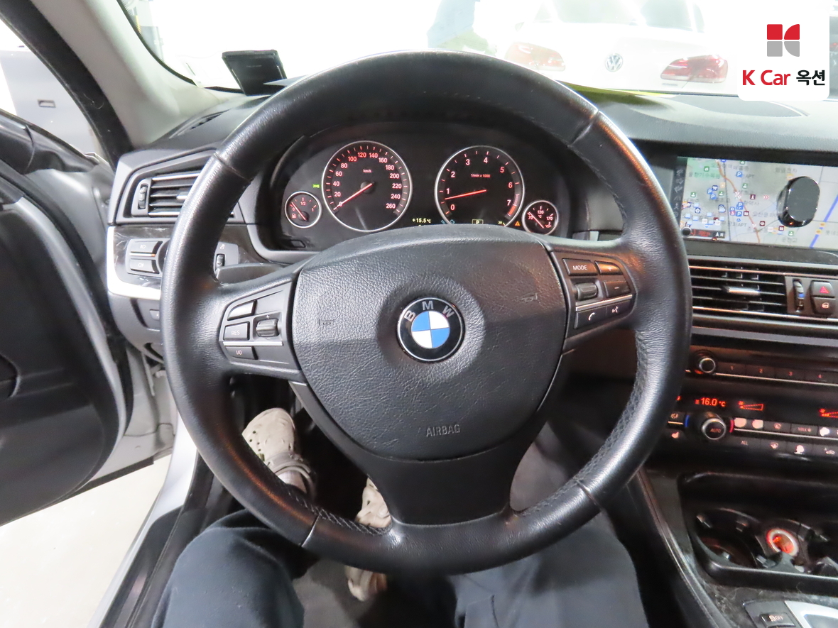 BMW 5 Series - 10