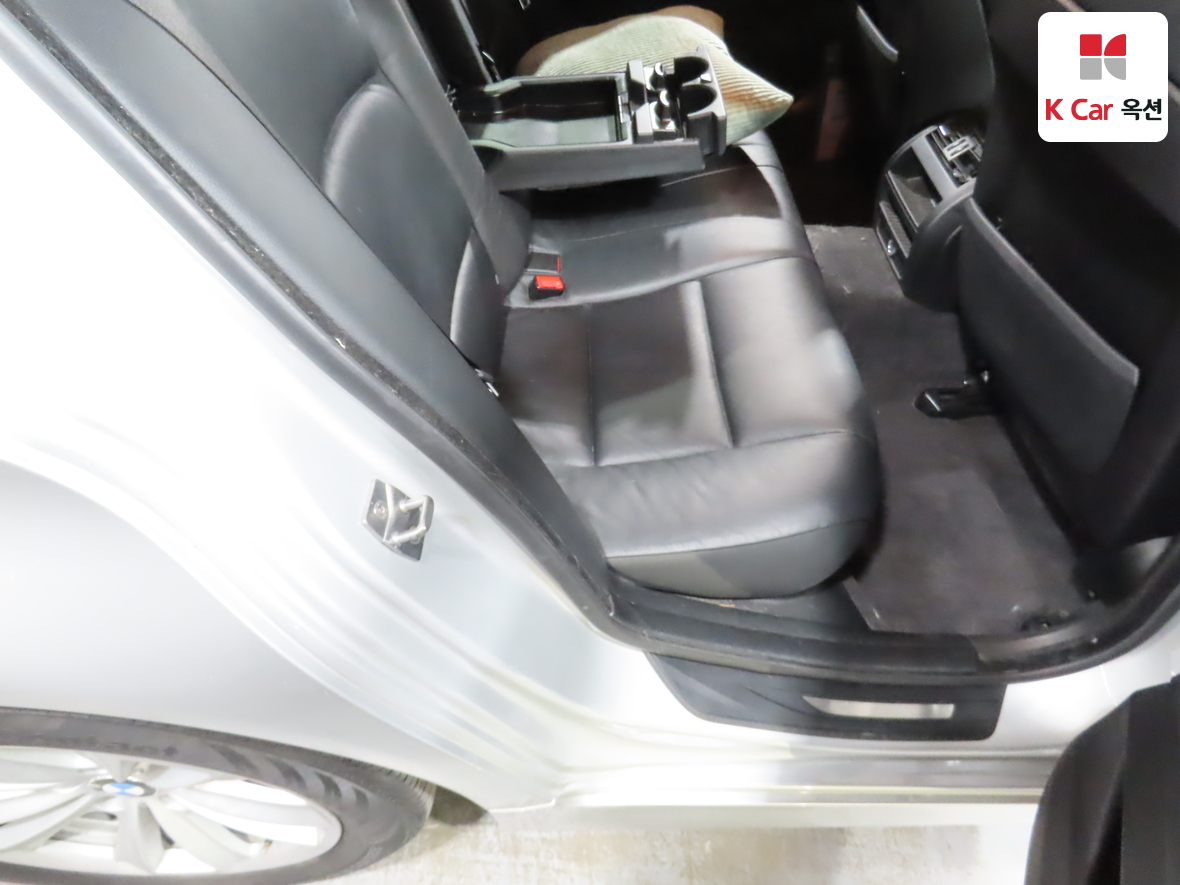 BMW 5 Series - 30