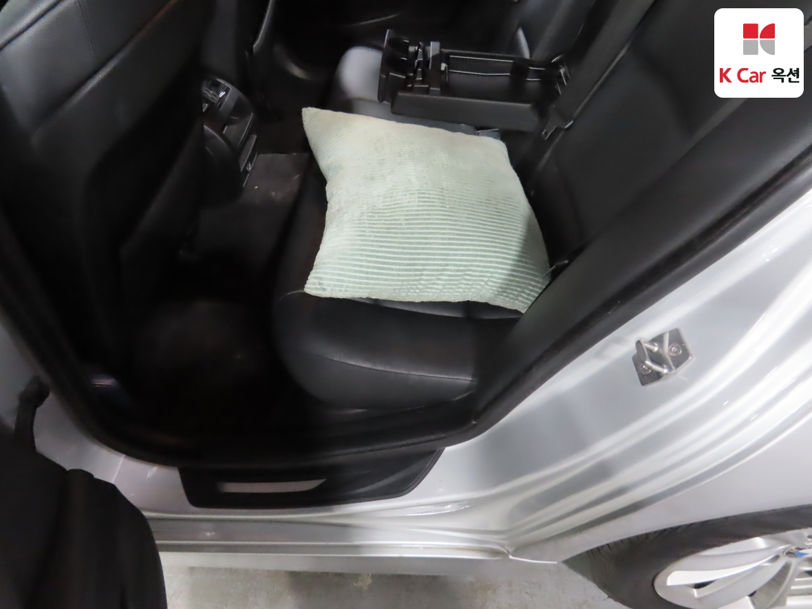 BMW 5 Series - 25