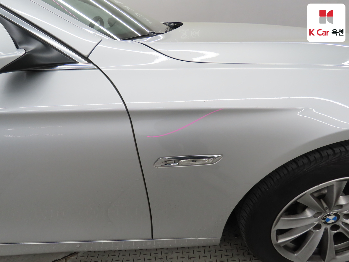 BMW 5 Series - 44