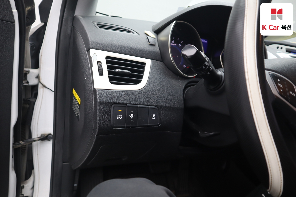 Hyundai Elantra - 9