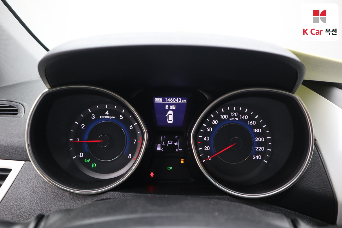 Hyundai Elantra - 5