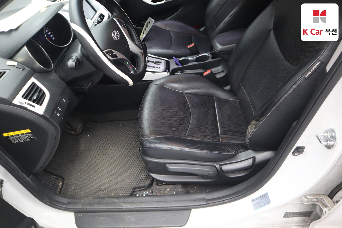 Hyundai Elantra - 19