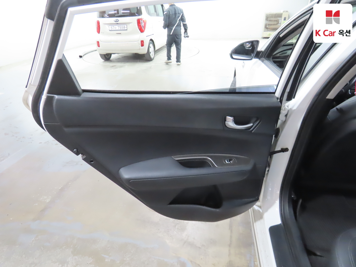 كيا K5 2020 - صورة 24