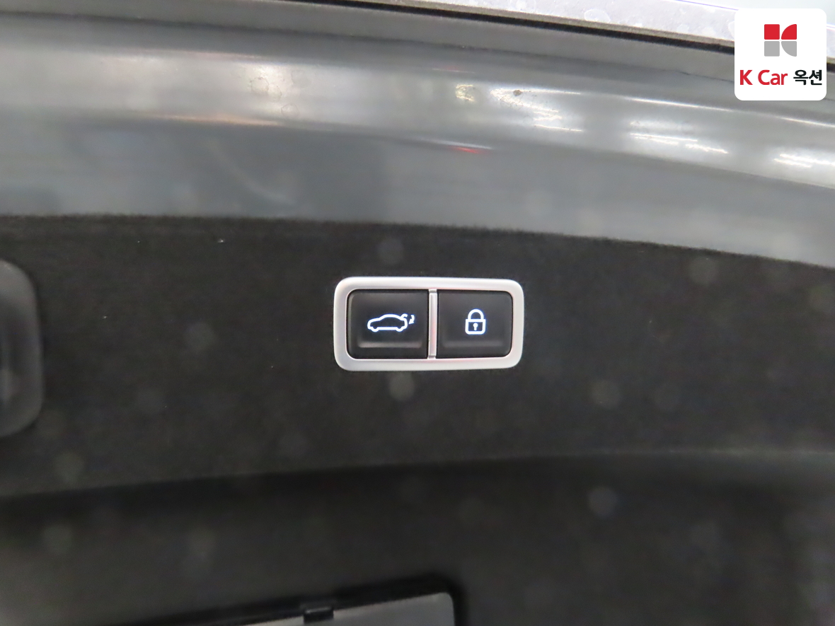 Genesis G80 - 30