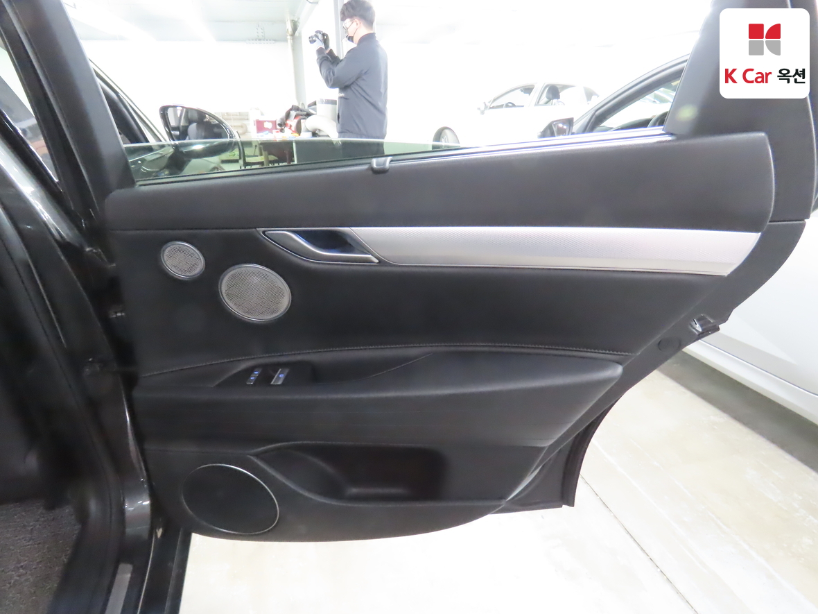 Genesis G80 - 29