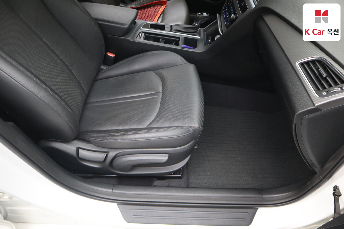 Hyundai Sonata - 29