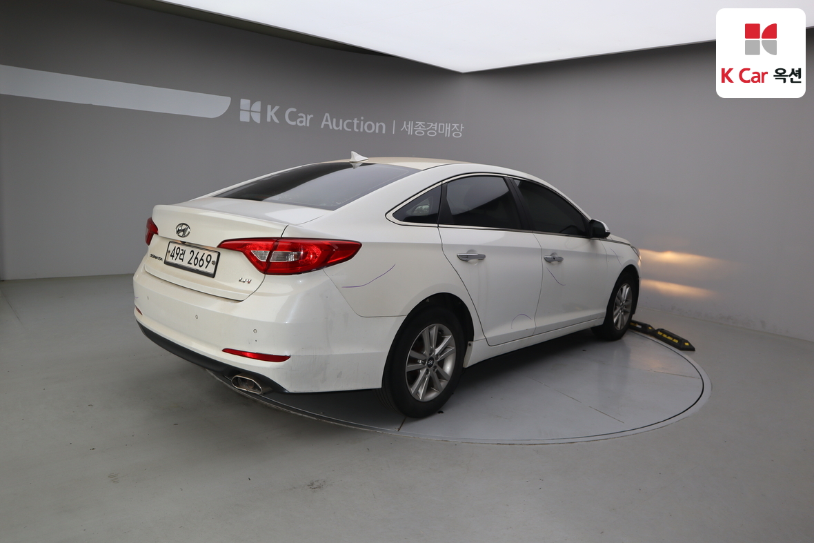 Hyundai Sonata - 2