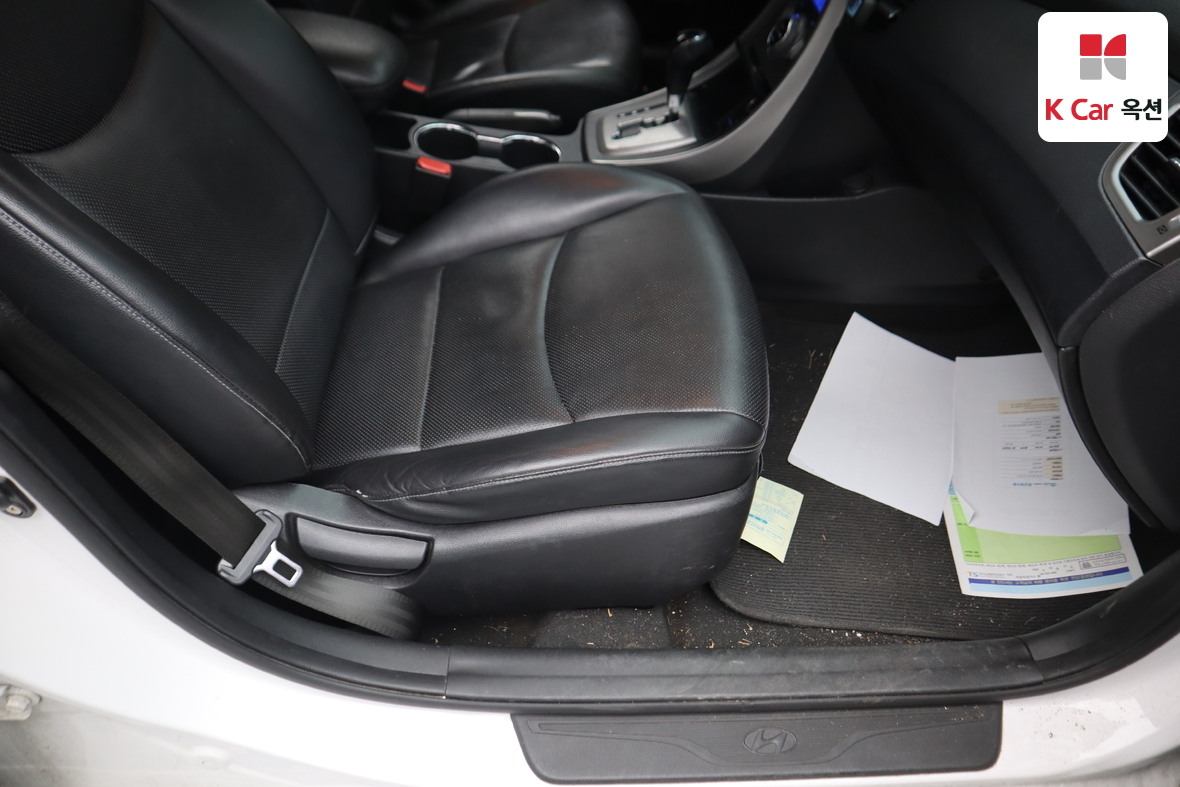 Hyundai Elantra - 29