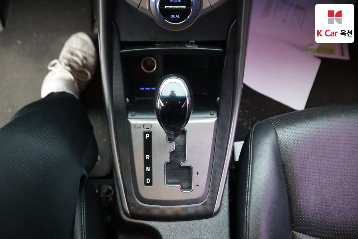 Hyundai Elantra - 16
