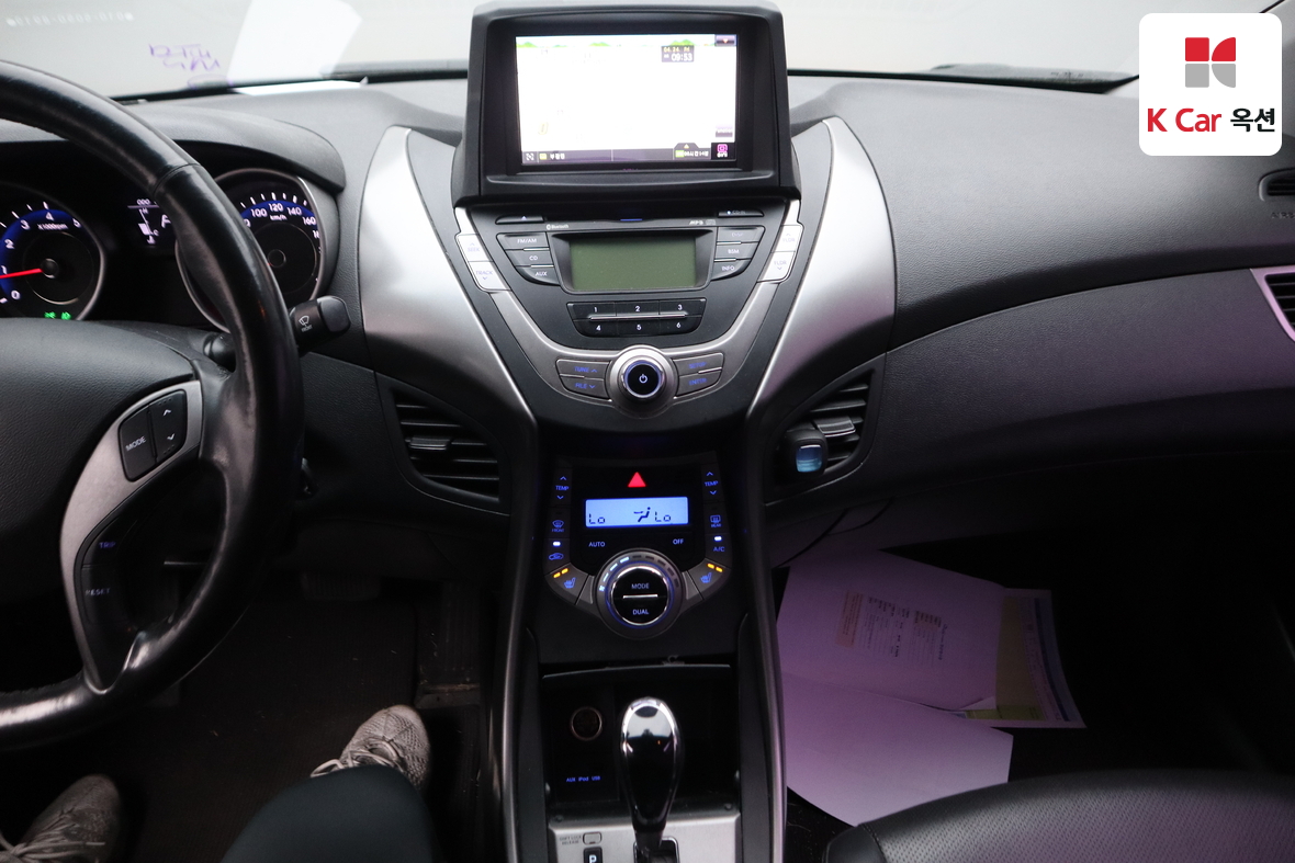 Hyundai Elantra - 6