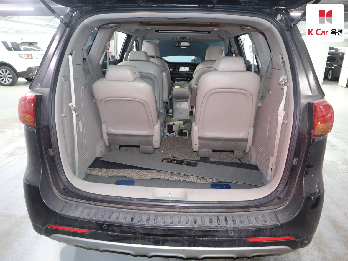 Kia New Carnival - 26