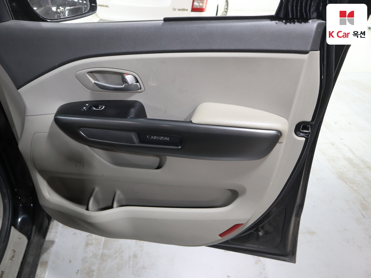 Kia New Carnival - 29