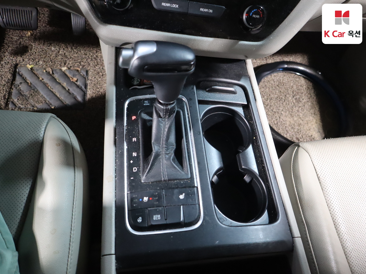 Kia New Carnival - 16