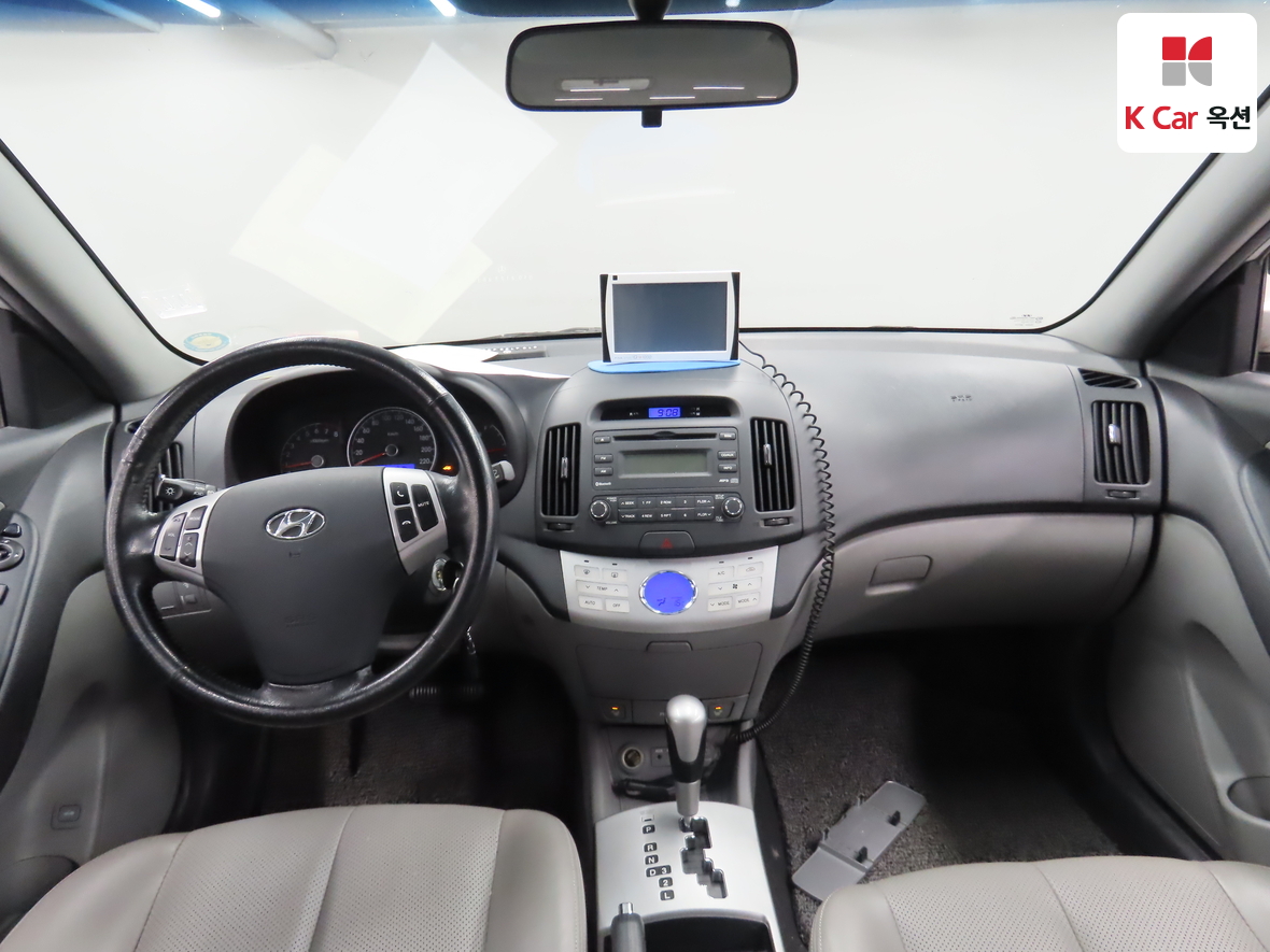 Hyundai Elantra 2009 - Image 3
