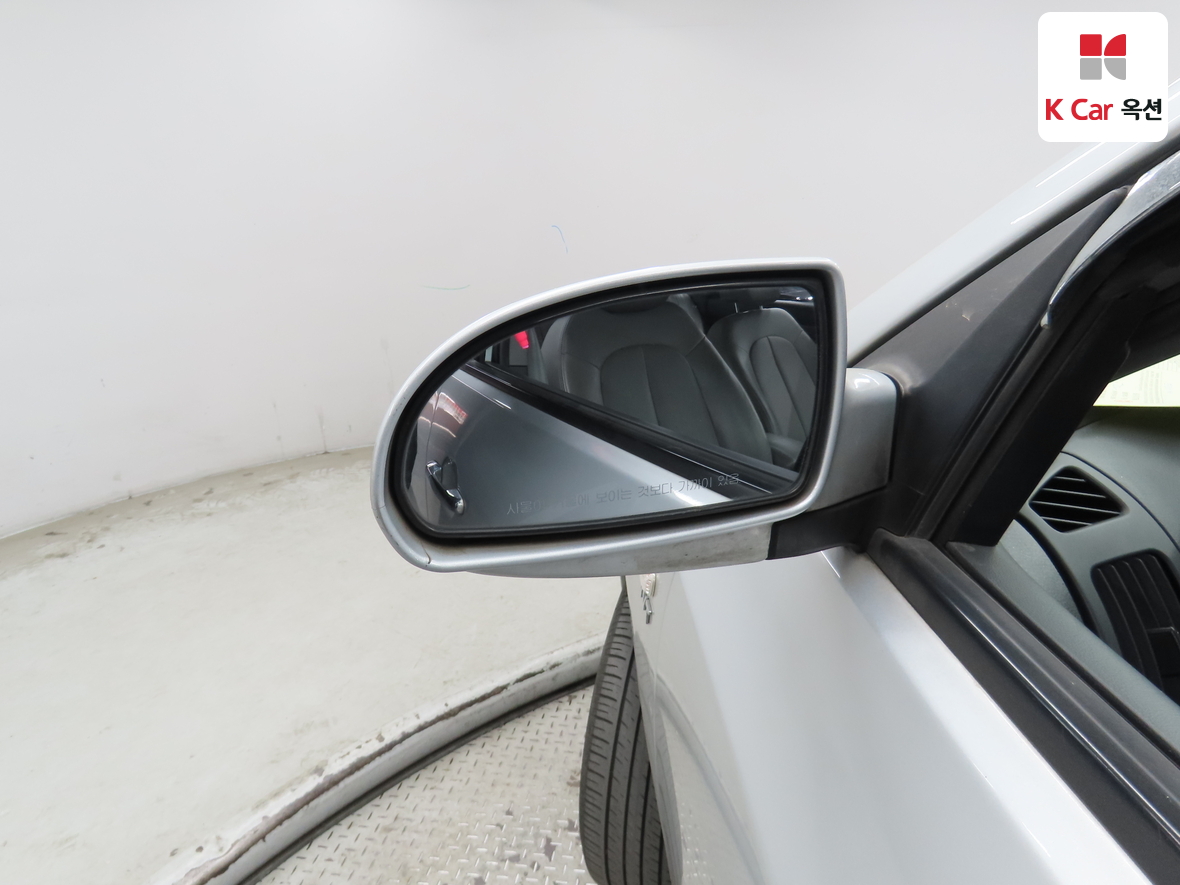 Hyundai Elantra 2009 - Image 22