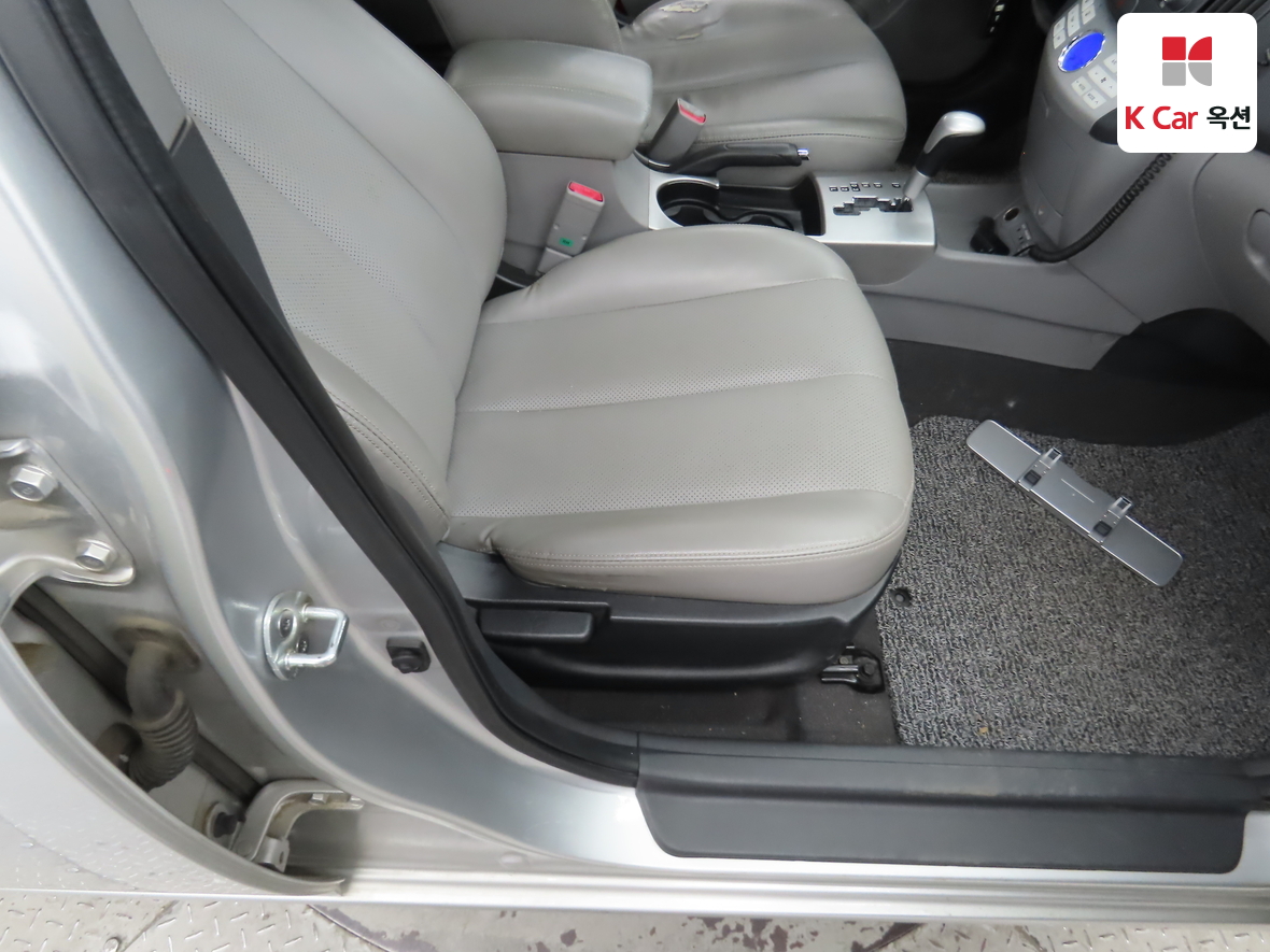 Hyundai Elantra 2009 - Image 30