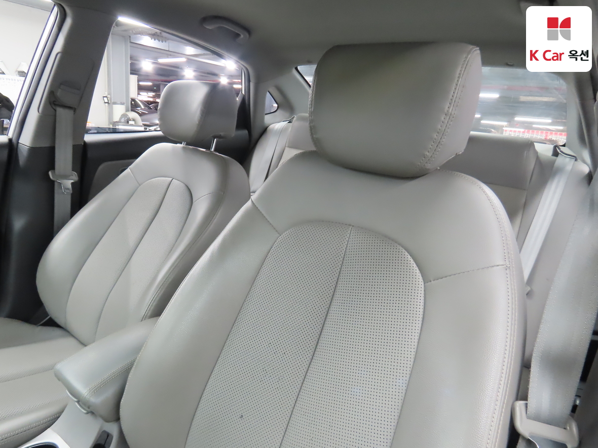 Hyundai Elantra 2009 - Image 19