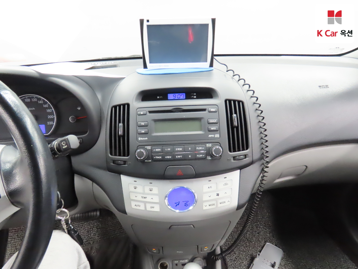 Hyundai Elantra 2009 - Image 6